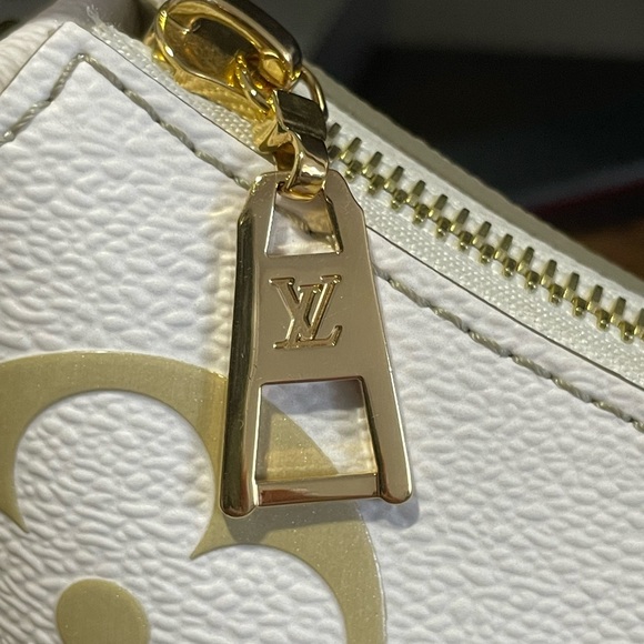 Louis Vuitton Sunset Kaki Marshmallow Bag - Picture 4 of 16